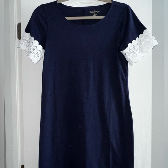 Lilly Pulitzer Dresses & Skirts - Lilly Pulitzer - Navy Blue short sleeve dress with lace on the sleeves.